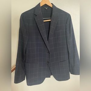 Men’s banana republic suit. Jacket is a 40 regular and pants are 33 x 29 slim